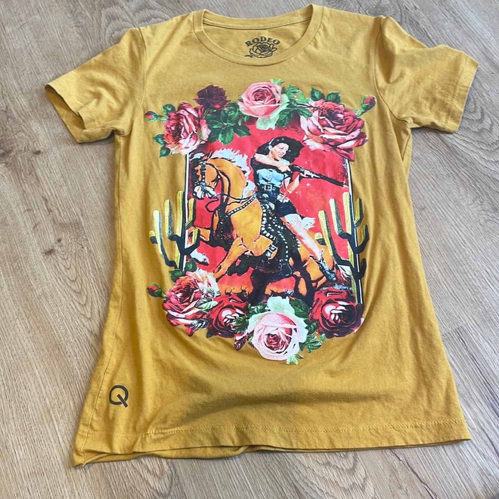 Rodeo Quincy small western cowgirl tee shirt